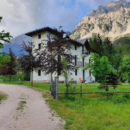 Appartamento In Villa A Borca Di Cadore アパート ボルカ・ディ・カドーレ